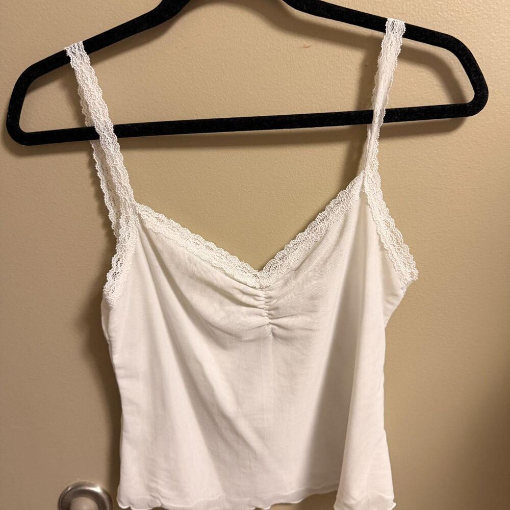 Casual white v neck top